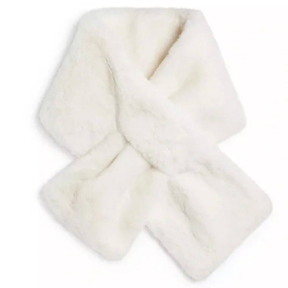 APPARIS Bambi Fuzzy Scarf Pull-through Scarf in Ivory /Cream